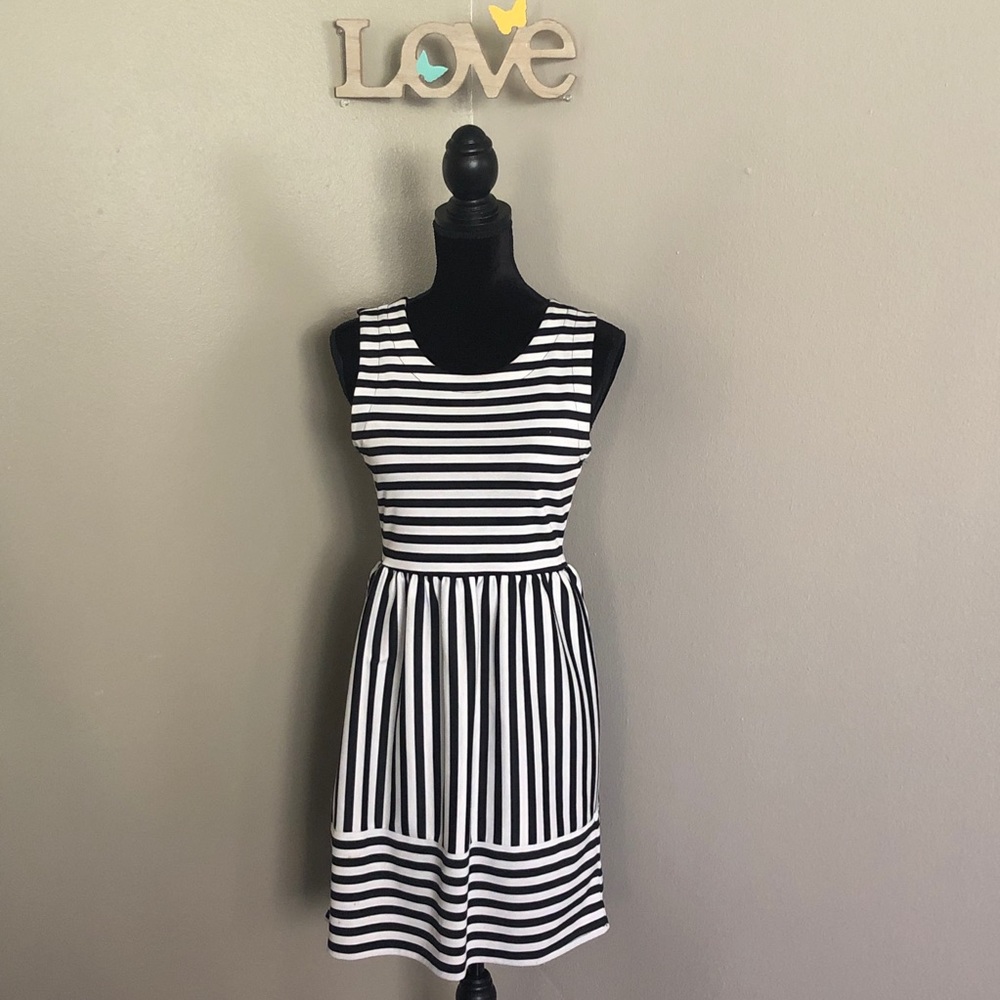 Monteau Stripped black and white dress size M